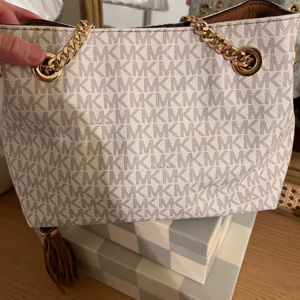 Michael kors small gold chain handbag - Picture 4 of 9